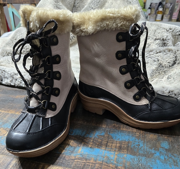 Bionica Shoes - Bionica Black and Cream Winter Boots